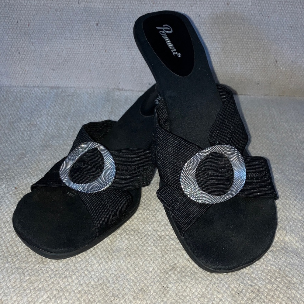 Penmans women’s size 8 Kitty Black Heels with Silver Accents elasticized straps